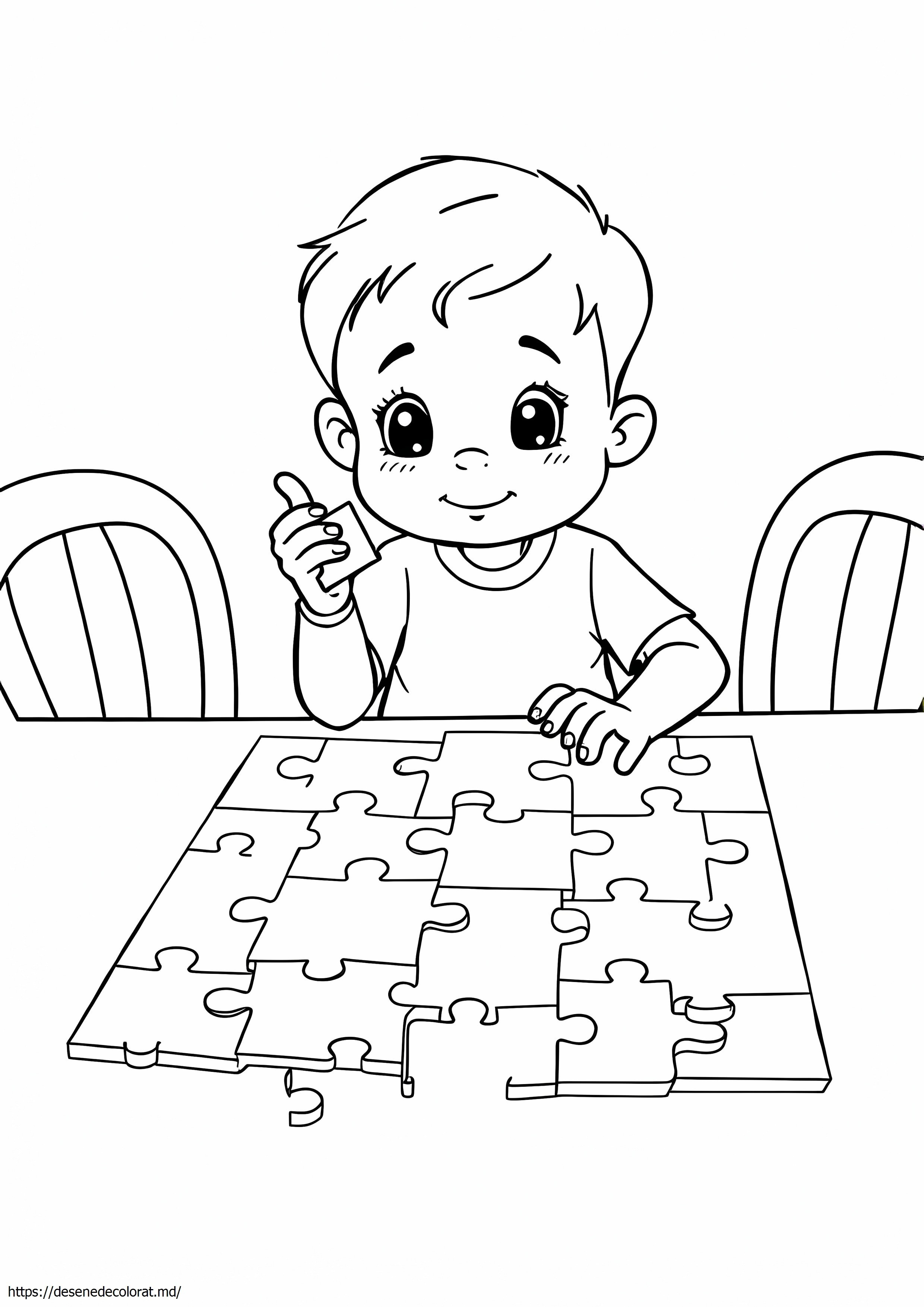 Un copil care face un puzzle